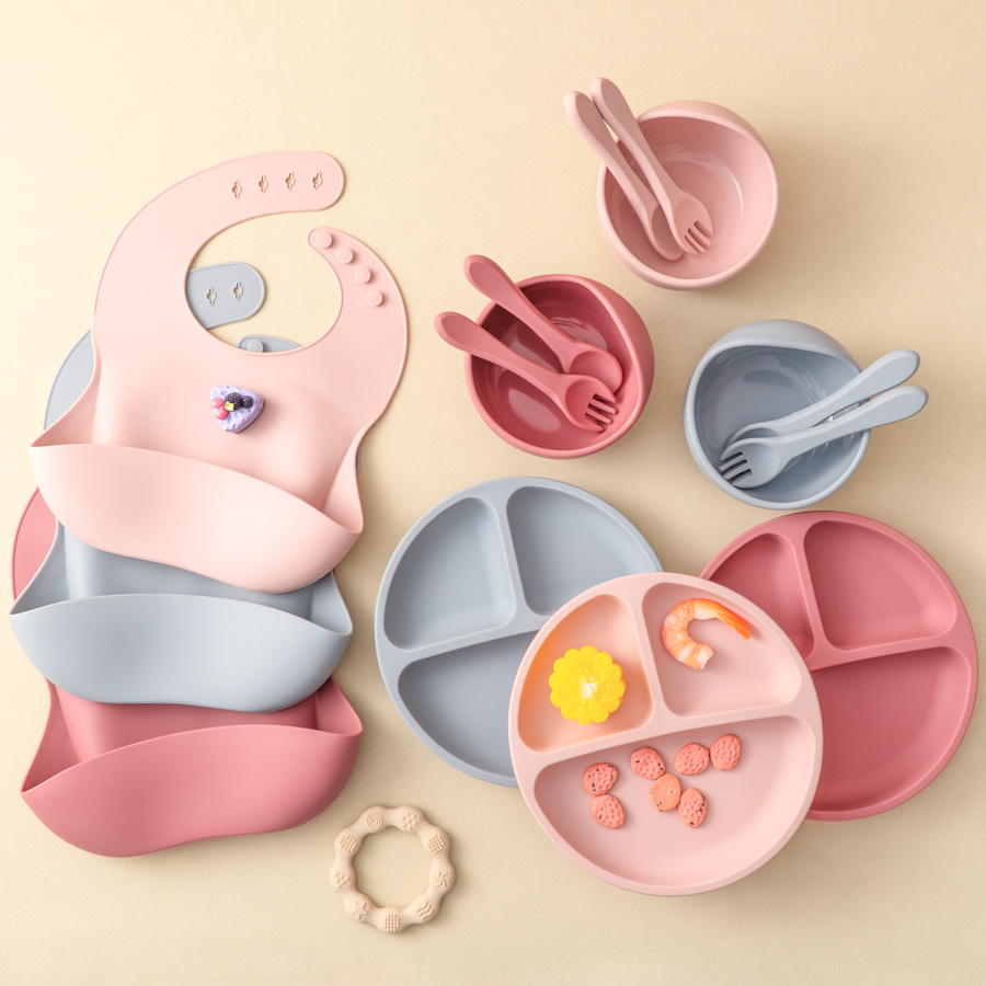 Baby Food Universe - 5 個ベビーシリコーン給餌セットラウンドダイニングプレート吸盤ボウル食器子供のためのベビー防水よだれかけスプーン子供の食器