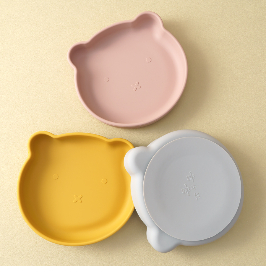 Baby Food Universe - 1PC シリコーンベビー食器吸引ダイニングプレート漫画クマの形のベビープレート食べるトレーニング離乳食収納子供食器