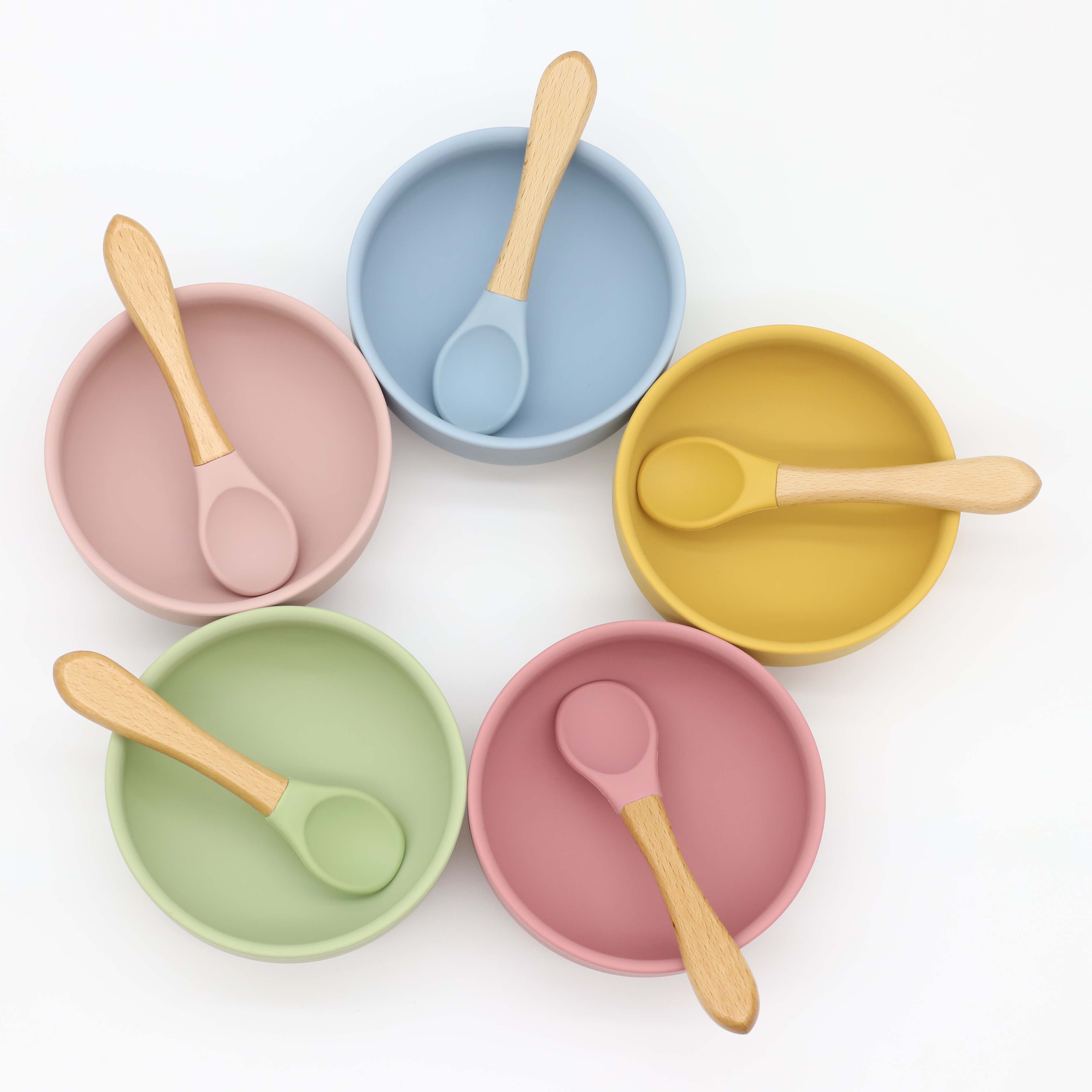 吸盤付きシリコンボウル、木製ハンドルのスプーン、ベビーフード - Silicone Suction Bowl のレビューと価格