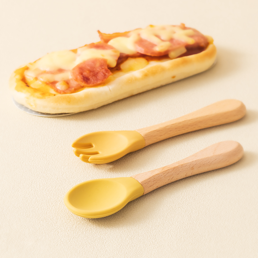2 個ベビー学習スプーン食器セット食品グレードの木製ハンドル - Baby Kitchen Food のレビューと価格