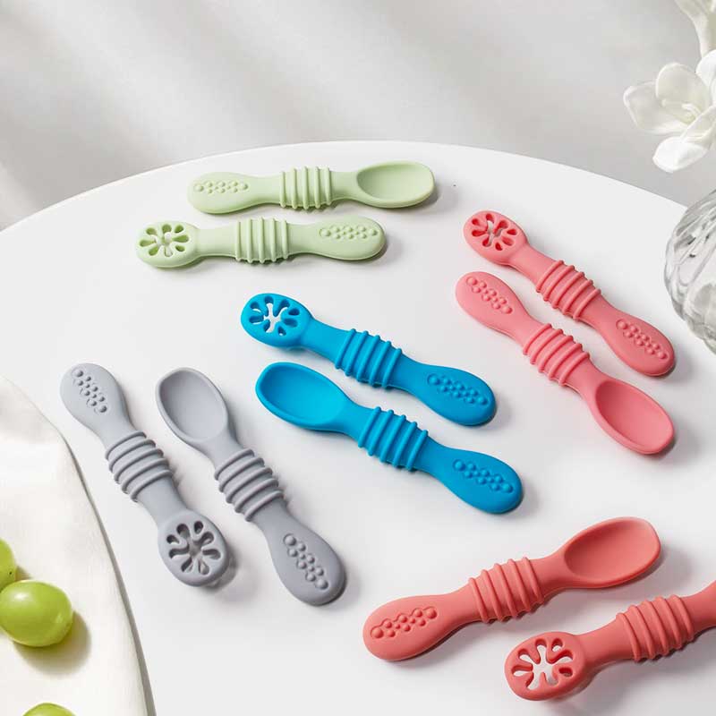 2 個ベビーシリコーン粘着スプーン学習自己給餌ソリッドカラー - Self Feed Spoon のレビューと価格